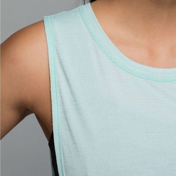Lululemon Var-City Muscle Tank Top Women’s Size Medium Heathered Sea Mist Criss - Picture 2 of 10